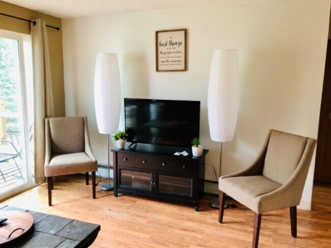 Building Photo - 342 E Dowling Rd