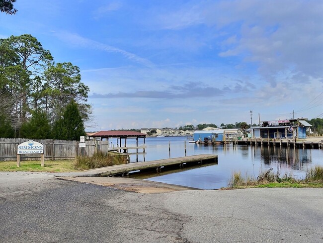 Building Photo - Fully furnished 2-bedroom house on the bayou