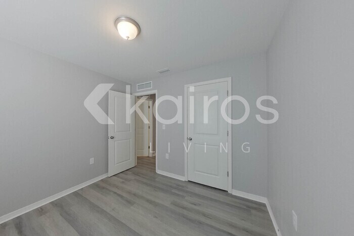 Building Photo - 2838 NW 19th Pl