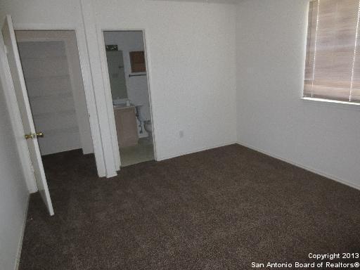 Building Photo - 3 Bedroom Townhouse near Medical Center!  ...