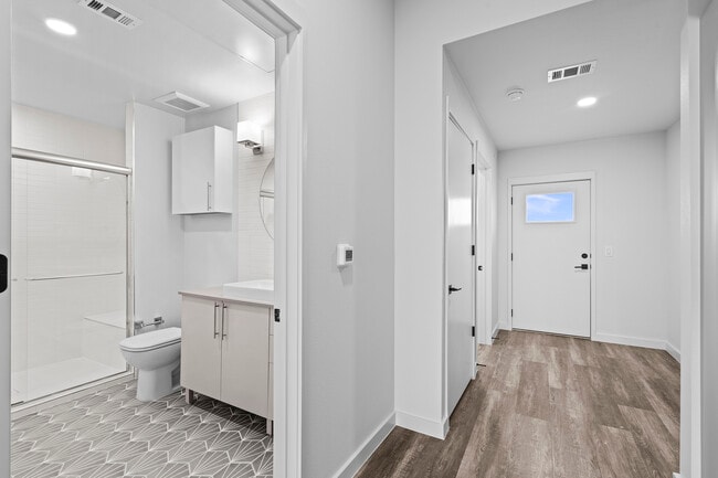 Building Photo - 4004 Banister Ln