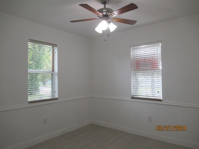 Building Photo - 4245 SW 7th St