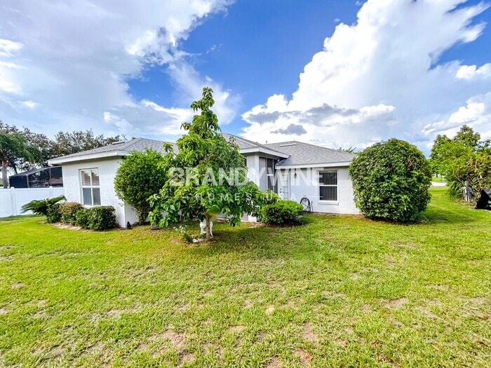 Building Photo - 815 Via Del Sol Dr