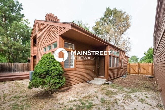 Building Photo - 4 Bedroom Pet-Friendly Home in Aurora, CO with Main Street Renewal