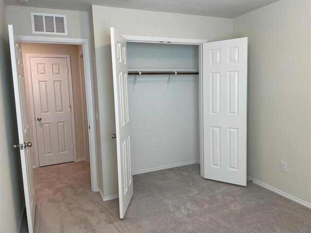 Building Photo - 366 Lake Erie Dr