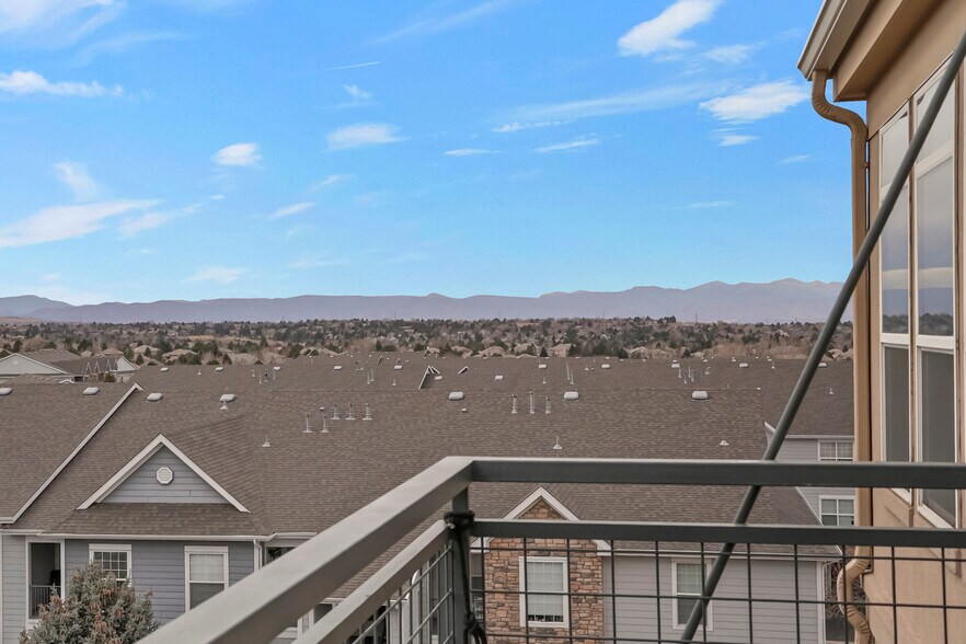 Building Photo - 10184 Park Meadows Dr