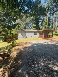 Building Photo - 25 Crestfield Ave