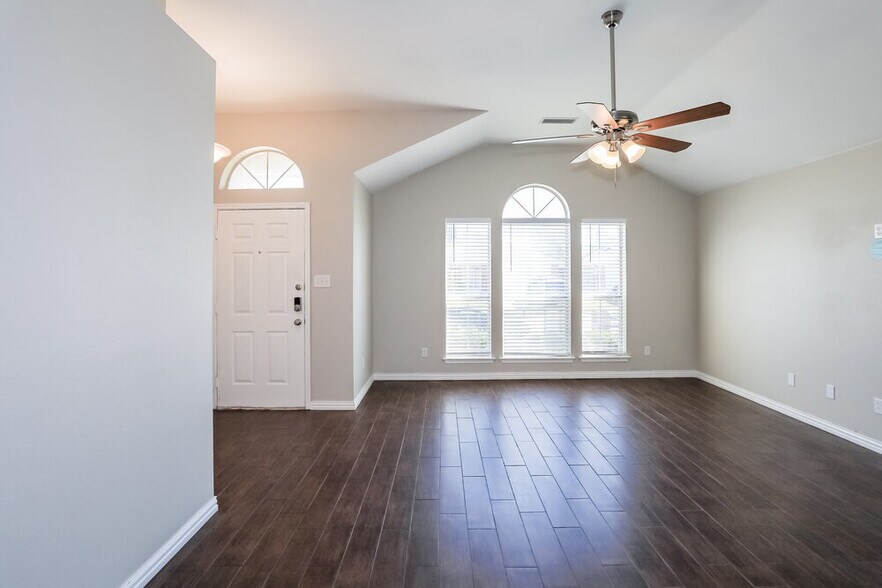 Building Photo - 5800 Magnum Dr