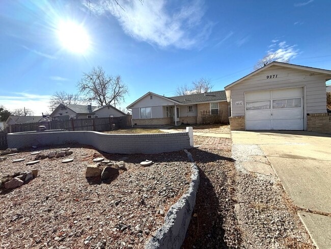 Primary Photo - Adorable 3 bed/1.5 bath house with yard