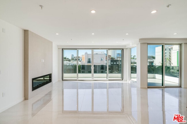 Building Photo - 1414 S Beverly Dr