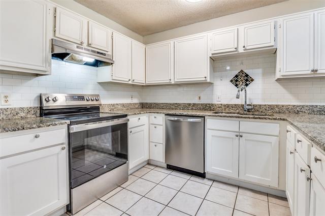 Building Photo - 528 Lester St