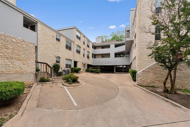 Building Photo - 2520 Quarry Rd