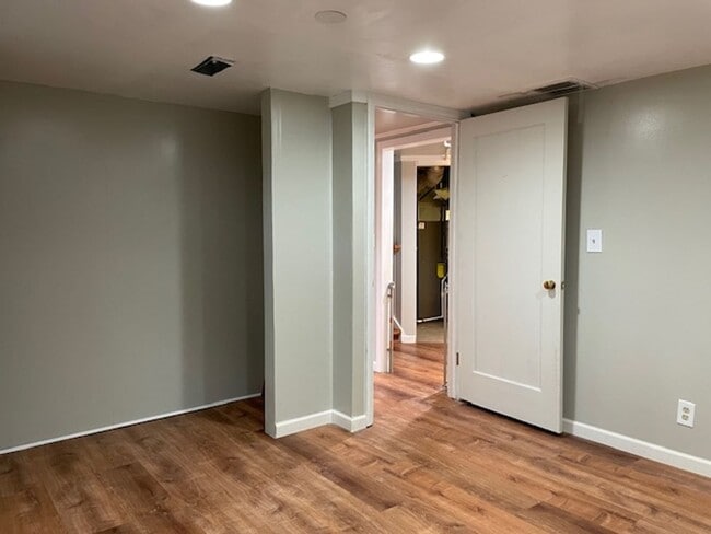 Building Photo - House For Lease