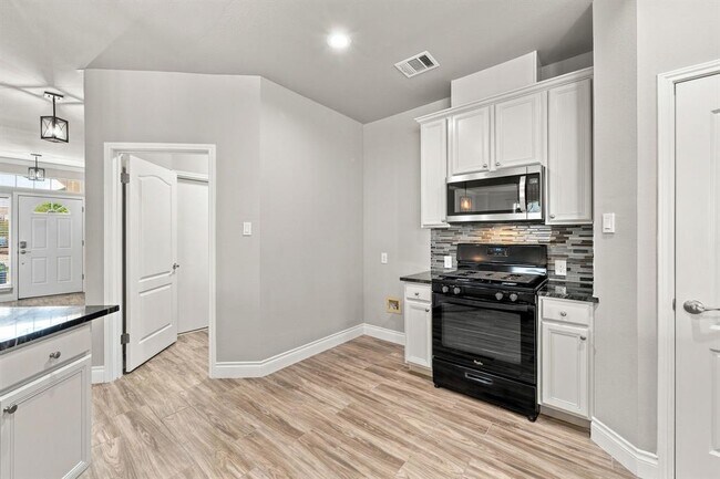 Building Photo - 1600 Viki Lynn Ct