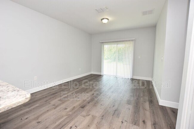Building Photo - 525 Albatross Dr