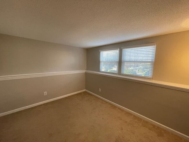 Building Photo - 101 Indigo Dr
