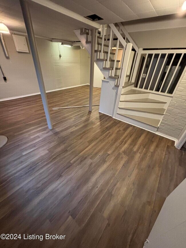 Building Photo - 4187 Westport Rd