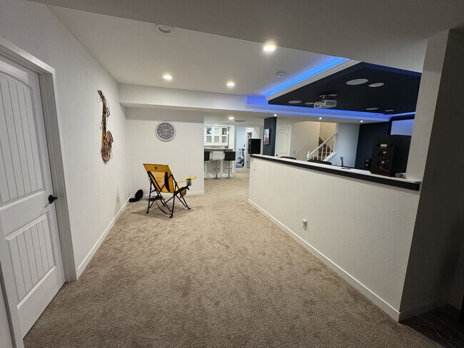 Building Photo - 912 McMurdo Cir