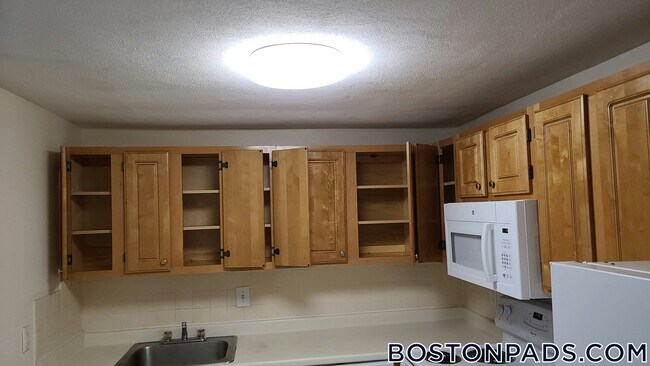 Building Photo - 245 Main St