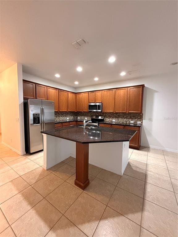 Building Photo - 11456 Center Lake Dr