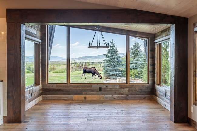 Building Photo - Ranch home in Kamas