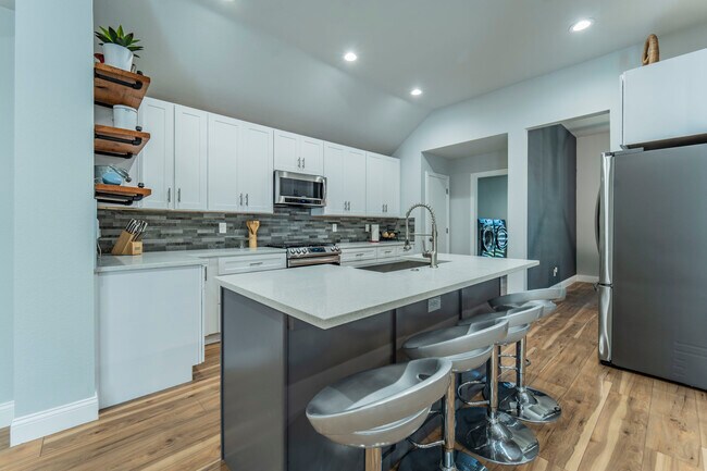 Kitchen - 10014 Bridgegate Cir