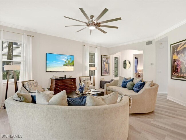 Building Photo - 2847 Tiburon Blvd E