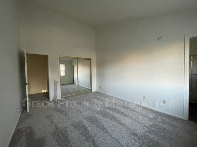 Building Photo - 2351 Ranch Dr