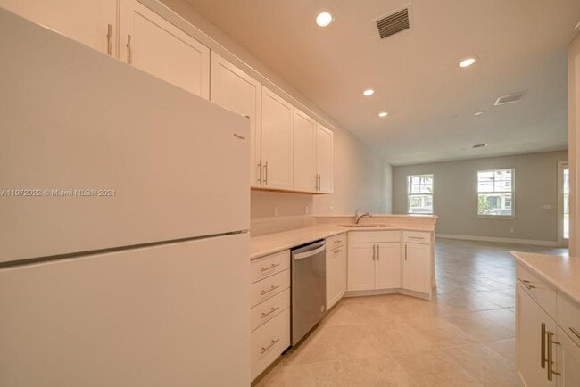 Primary Photo - 3 bedroom in Hollywood FL 33020