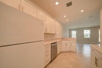 Building Photo - 3 bedroom in Hollywood FL 33020