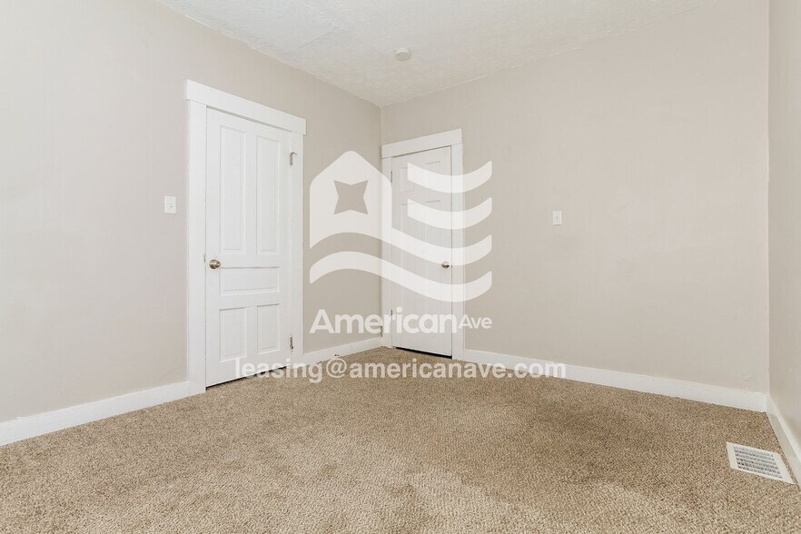 Building Photo - 833 Jefferson St