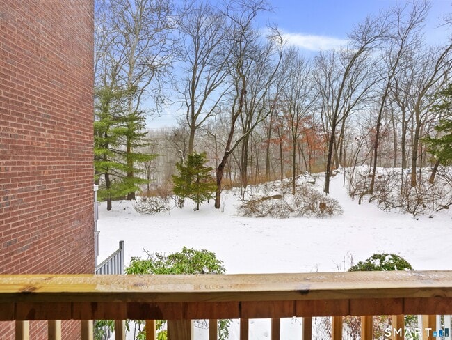 Building Photo - 92 Wilton Crest Rd