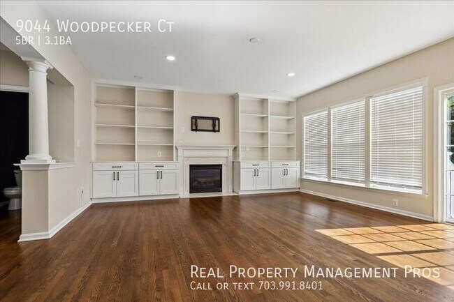 Building Photo - 9044 Woodpecker Ct