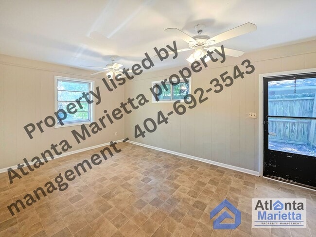 Building Photo - Charming Renovated Ranch on Private Wooded...