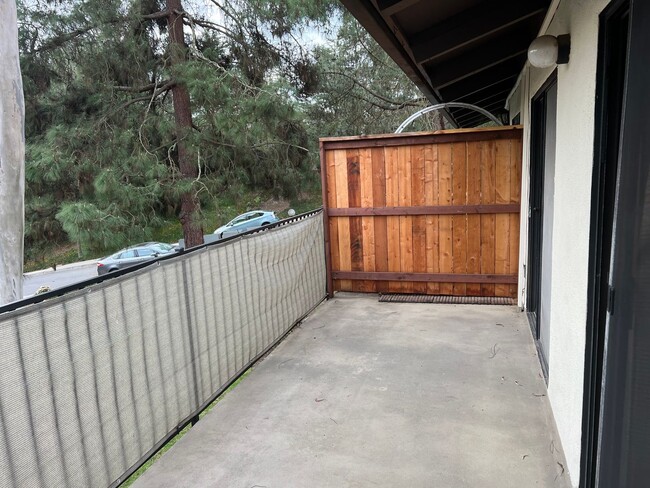 Building Photo - Santa Barbara Highlands townhome