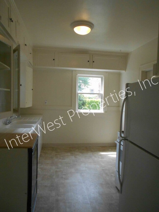 Building Photo - 2 Bedroom Home in the Alberta area with To...