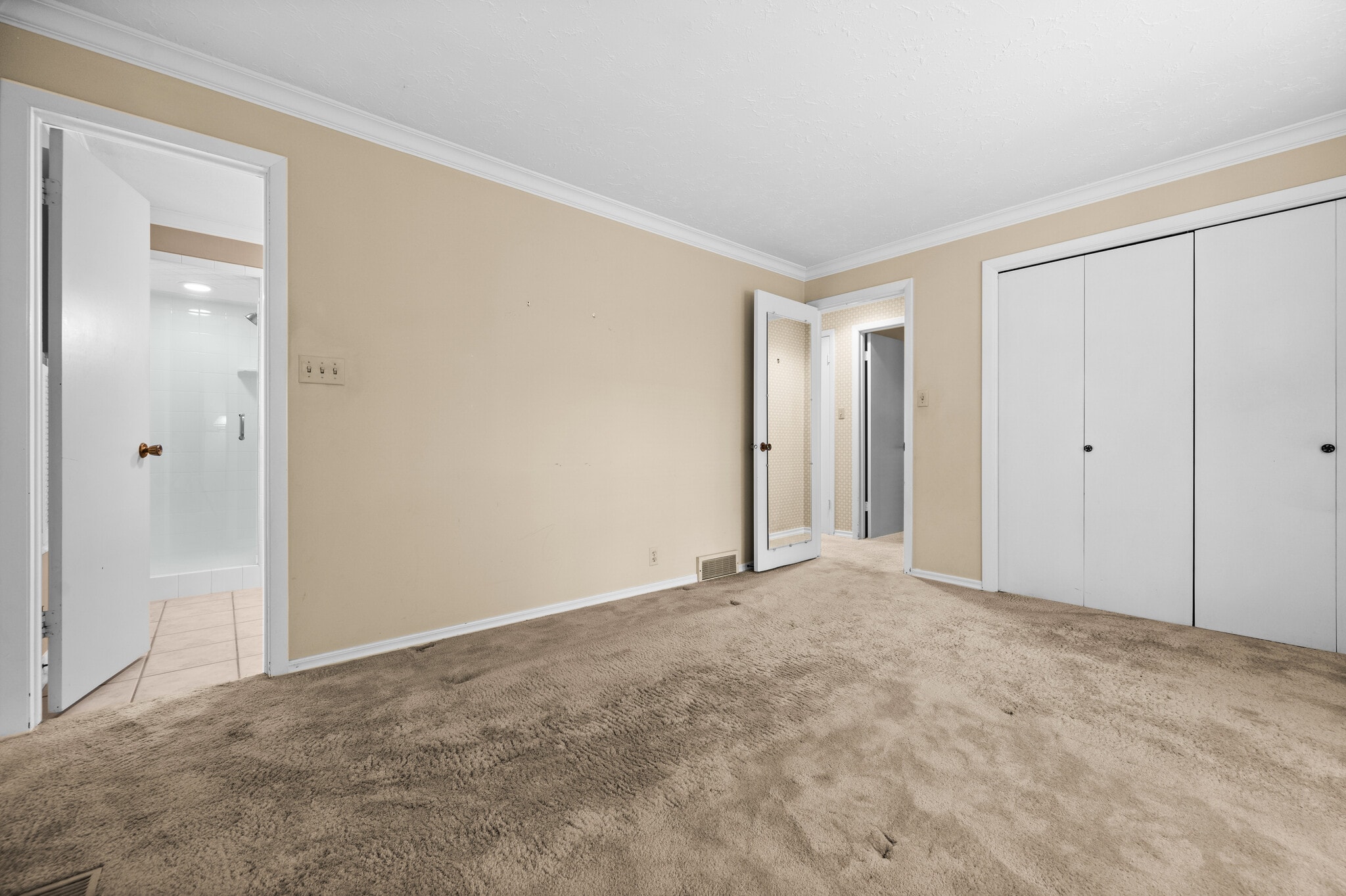 Master bedroom - 1480 E Millbrook Way