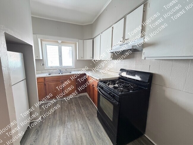 Building Photo - 256 14th St