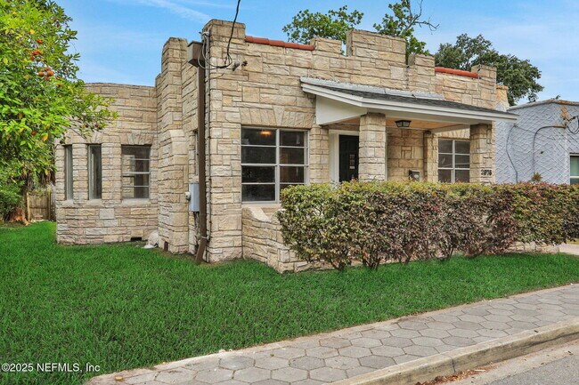Primary Photo - 2578 Haldumar Terrace