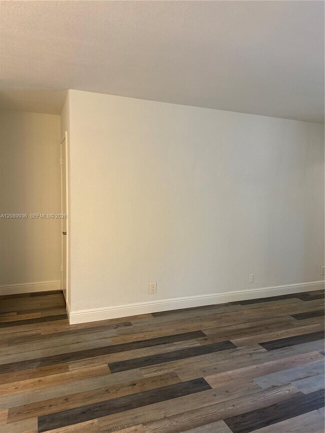 Building Photo - 103 Gardens Dr