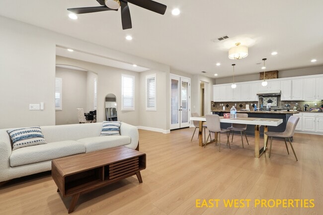 Building Photo - 27 Hathaway