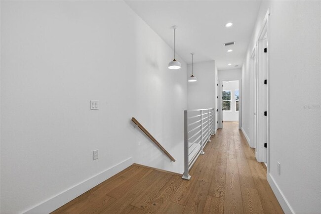 Building Photo - 611 24th Ave N