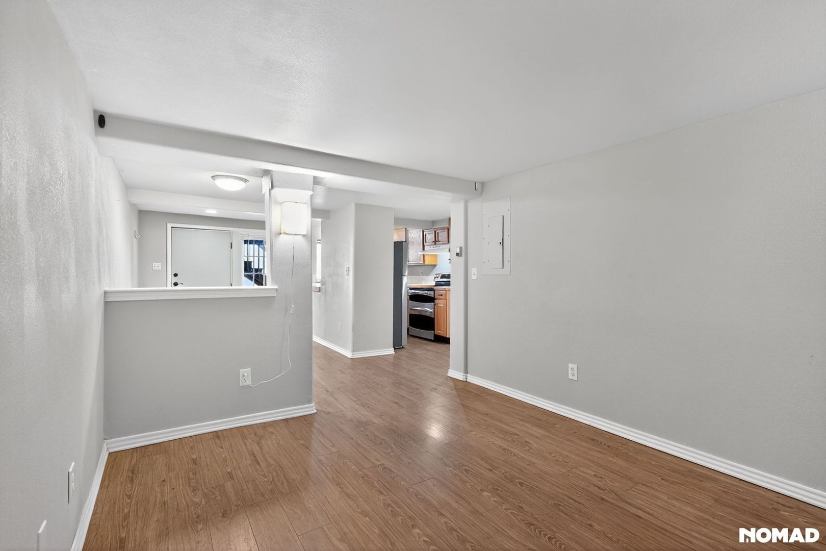 Building Photo - 30 W Navajo St