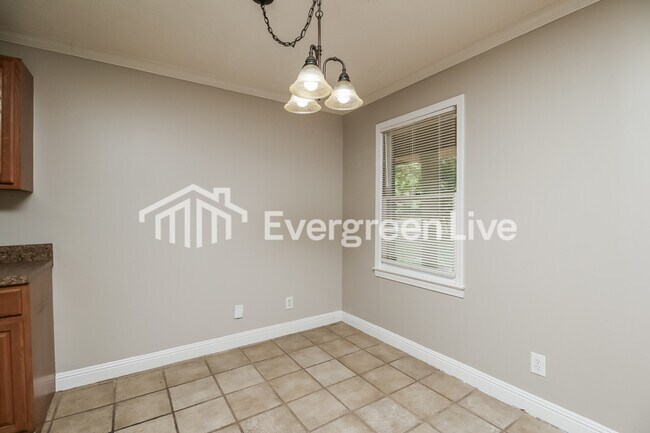 Building Photo - 224 Thomason St