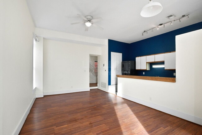 Building Photo - 1160 S Brook St