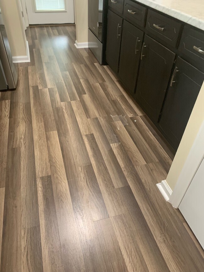 Building Photo - 145 Sally Hill Cir