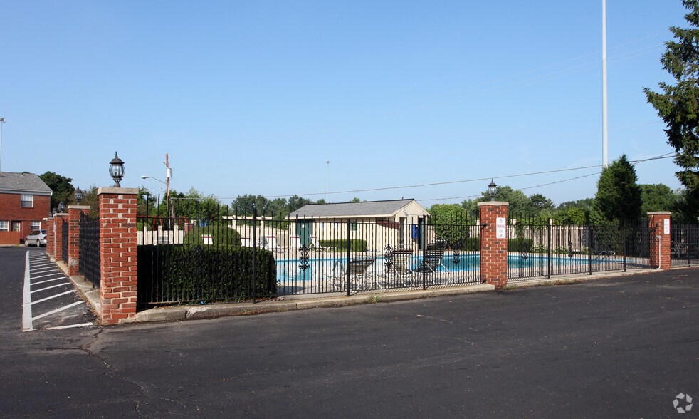 Williamsburg Square 5521 Chatford Sq Columbus OH 43232 Apartment Finder