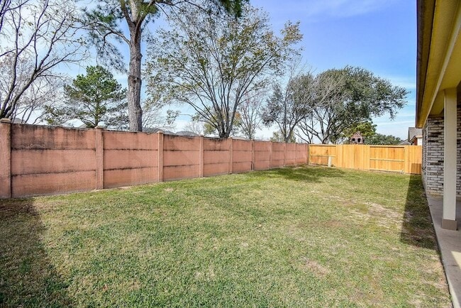 Building Photo - 4215 Mill Oak Dr