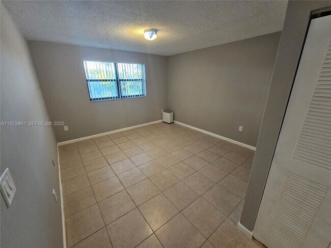 Building Photo - Nob Hill Lane, Sunrise, FL 33351 - 3 BR 2 BA condo