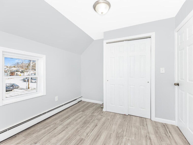Building Photo - 555 Kimball Ave